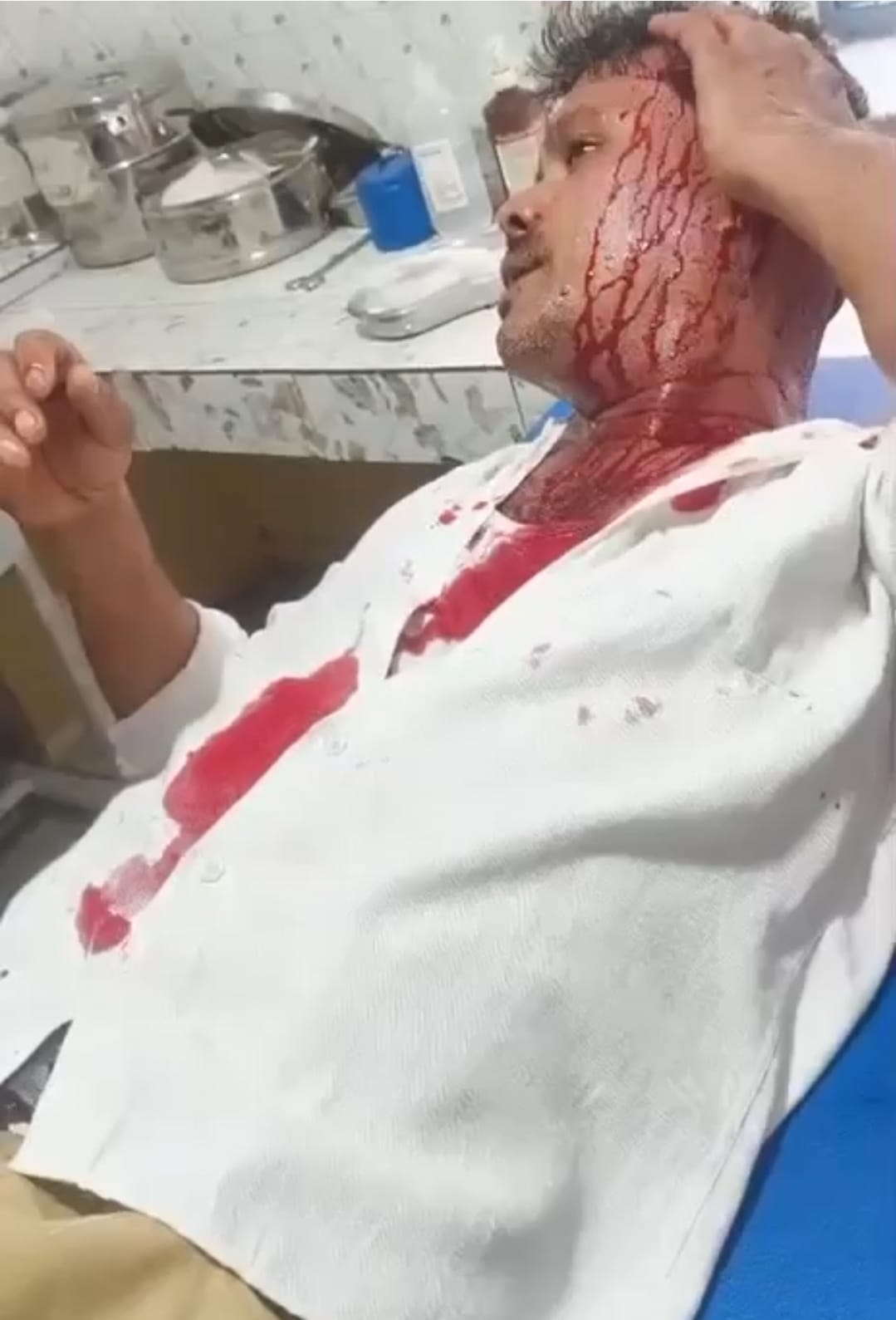 पहाड़ की शांत वादियों मे दबंगो की दबंगाई  बिल मांगने पर कर दिया जानलेवा हमला।