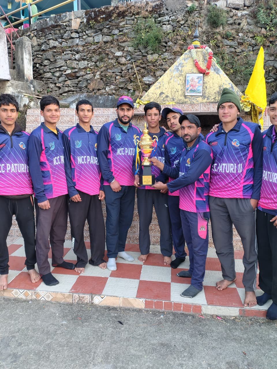 मां चिंतापूर्णी क्रिकेट चैंपियन ट्रॉफी 2026 धनारी फाइनल मुकाबला दिग्थोल और एनसीसी पटूडी के मध्य 07फरवरी को सम्पन्न। दिग्थोल विजेता और एनसीसी पटूडी रहे उपविजेता।  उपविजेता  टीम ने अपनी ट्रॉफी और पुरस्कार की धनराशि अपने आराध्य नागराज को किया भेंट।