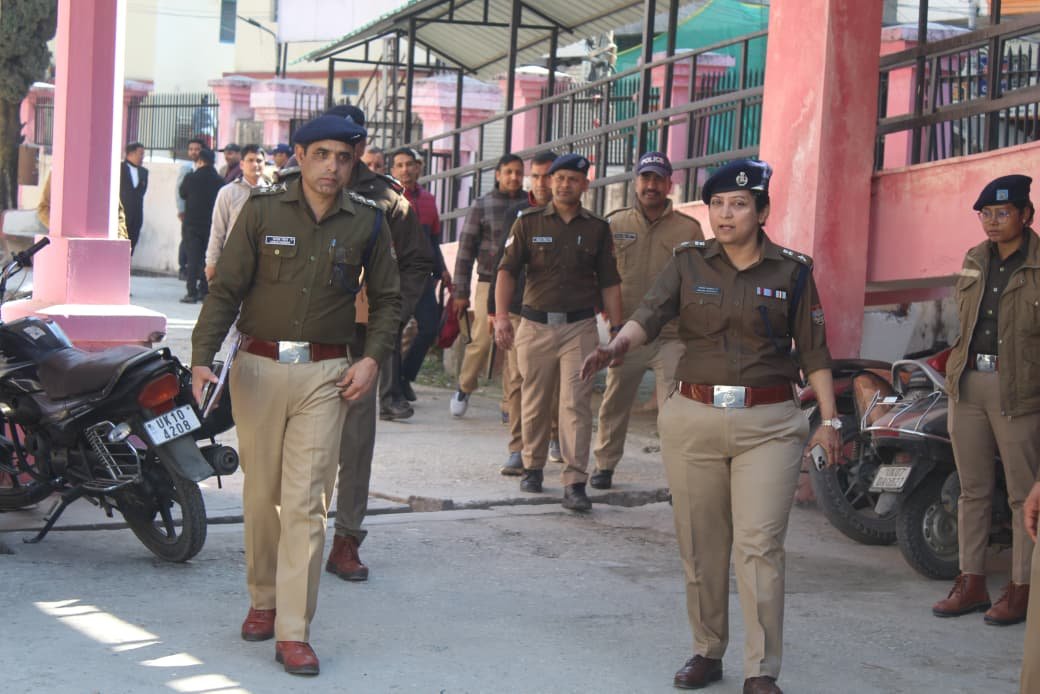 जिला न्यायालय उत्तरकाशी को मिली बम से उड़ने की धमकी,आनन-फानन में पुलिस ने कोर्ट परिसर करवाया खाली