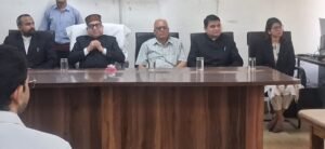 जिला न्यायालय परिसर  उत्तरकाशी में हर्षोल्लास के साथ मनाया गया स्वतंत्रता दिवस। जिला जज मलिक मजहर सुल्तान ने ध्वजारोहण करते हुये दी स्वतंत्रता दिवस की शुभकामनाएं दी।