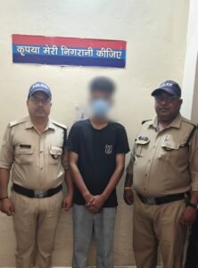 चोरी की घटना का 8 घंटे में खुलासा, आरोपी गिरफ्तार ₹72 हजार नकद और चोरी की रकम से खरीदा iPhone 13 Pro बरामद
