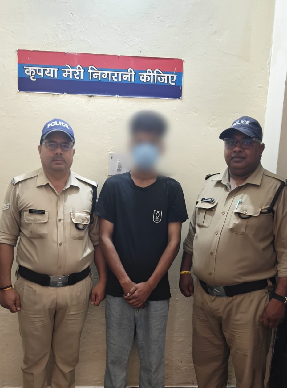 चोरी की घटना का 8 घंटे में खुलासा, आरोपी गिरफ्तार ₹72 हजार नकद और चोरी की रकम से खरीदा iPhone 13 Pro बरामद
