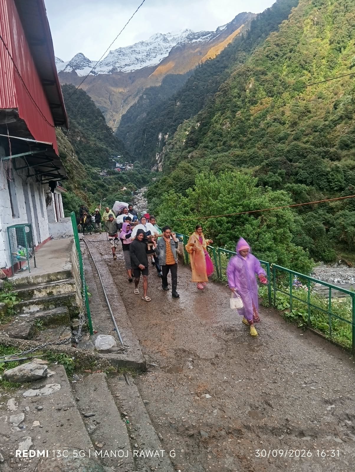 यमुनोत्री यात्रा व्यवस्था पर सवाल, वैकल्पिक मार्ग पर कीचड़ की खबर के बाद प्रशासन ने दी सफाई