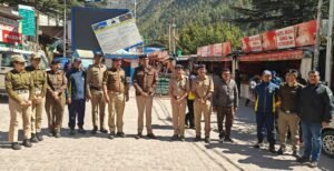 गंगोत्री से गौमुख तक सुरक्षा व्यवस्था का एडीजी ने लिया जायजा दुर्गम क्षेत्रों में तैनात जवानों का बढ़ाया मनोबल, श्रद्धालुओं की सुरक्षा सर्वोच्च प्राथमिकता